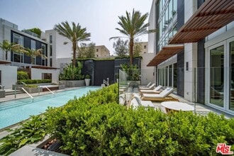 9000 W 3rd St in Los Angeles, CA - Building Photo - Building Photo