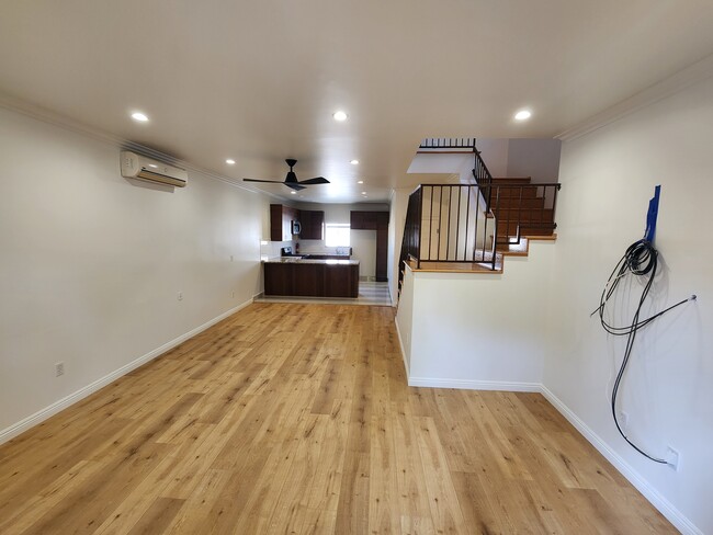 6903 Longridge Ave in North Hollywood, CA - Building Photo - Building Photo