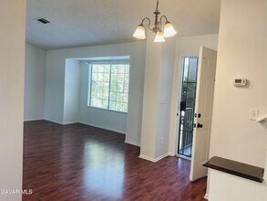 37933 Rosemarie St in Palmdale, CA - Building Photo - Building Photo