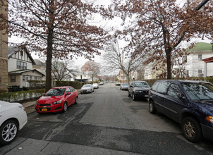 Hutchinson Gardens in Mount Vernon, NY - Building Photo - Building Photo