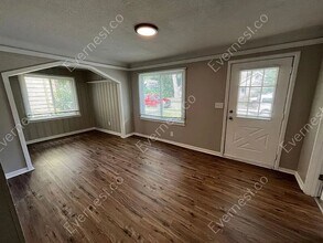 23115 Powell Ave in Hazel Park, MI - Foto de edificio - Building Photo