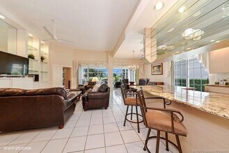 8073 SE Double Tree Dr in Hobe Sound, FL - Building Photo - Building Photo
