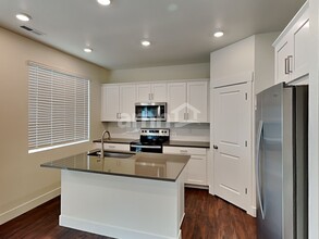 767 S Oak St in Lakewood, CO - Building Photo - Building Photo
