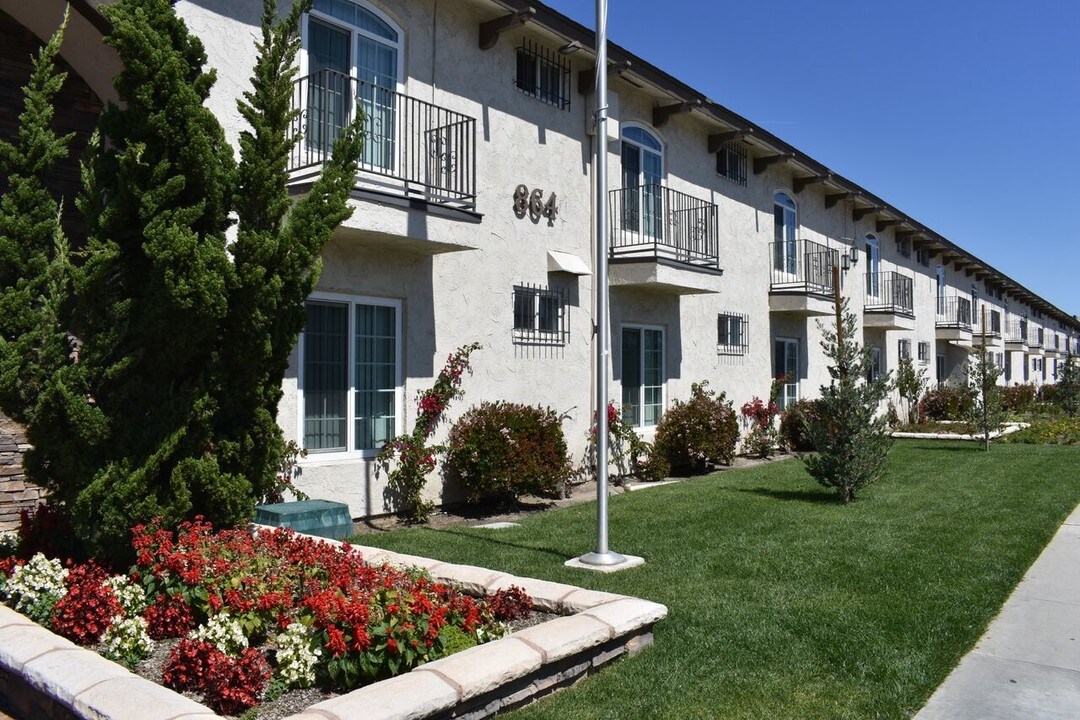 Casitas de Seville Apartments in Buena Park, CA - Foto de edificio