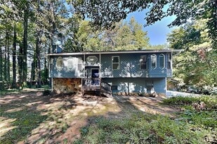 3069 Jonathan Ct SW in Snellville, GA - Building Photo