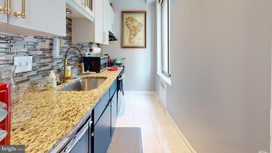 1 Scott Cir NW, Unit 713 in Washington, DC - Building Photo - Building Photo