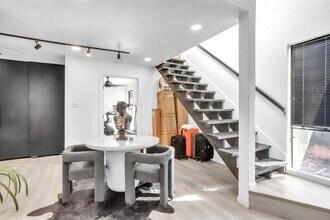 9821 Walnut St, Unit K203 in Dallas, TX - Building Photo - Building Photo