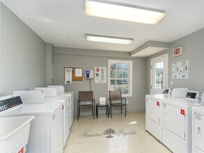 Buccaneer Court in Johnson City, TN - Building Photo - Building Photo