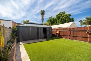 4089 Daves Way in San Diego, CA - Building Photo