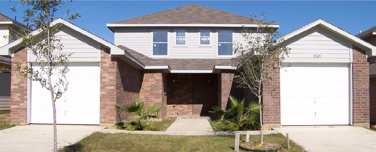 Clear Bay Duplexes in Dallas, TX - Building Photo