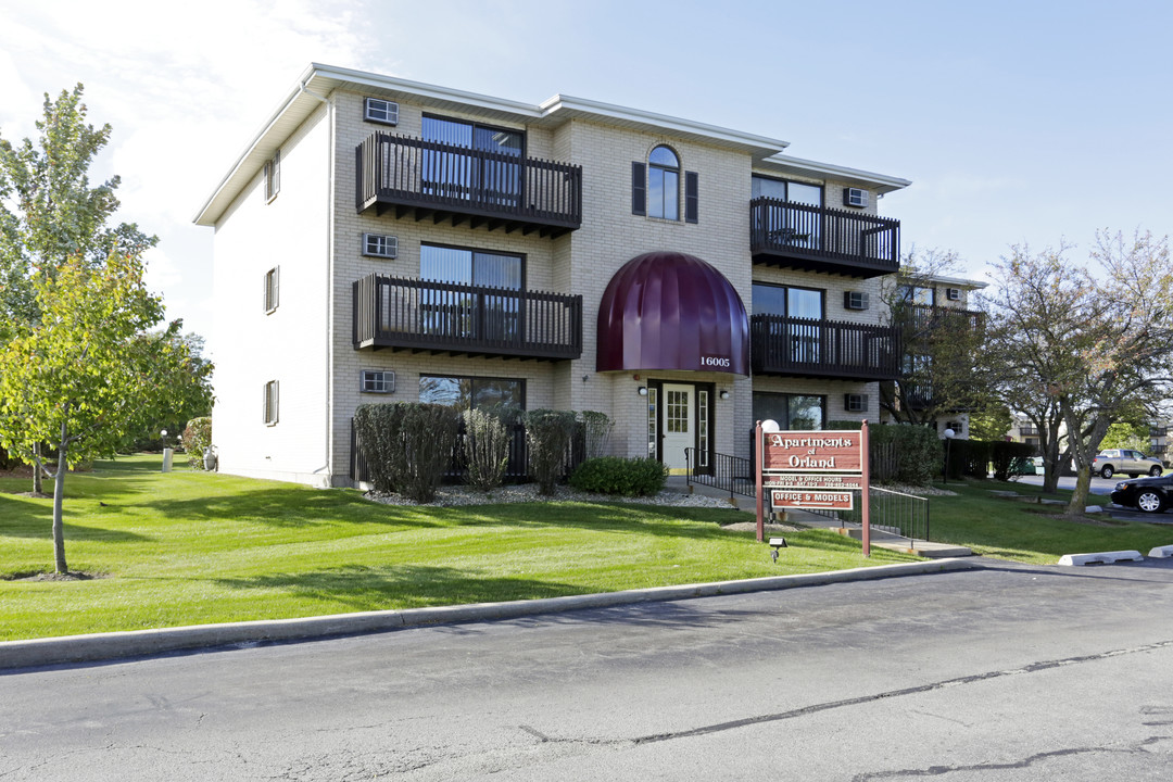 Apartments of Orland in Orland Hills, IL - Foto de edificio