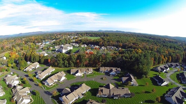 Southwick Village - 55+ Active Community in Southwick, MA - Foto de edificio - Building Photo