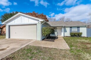 3713 Longstraw Dr in Fort Worth, TX - Building Photo