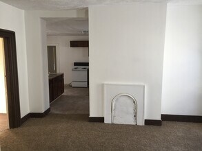 294 W Church St-Unit -1 in Newark, OH - Foto de edificio - Building Photo