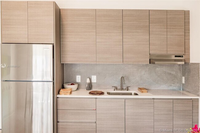 121 NW 7th Ave-Unit -21B in Miami, FL - Building Photo - Building Photo