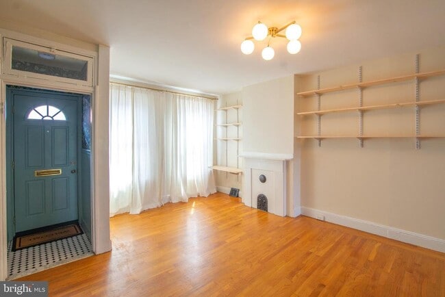 property at 1622 S Bancroft St