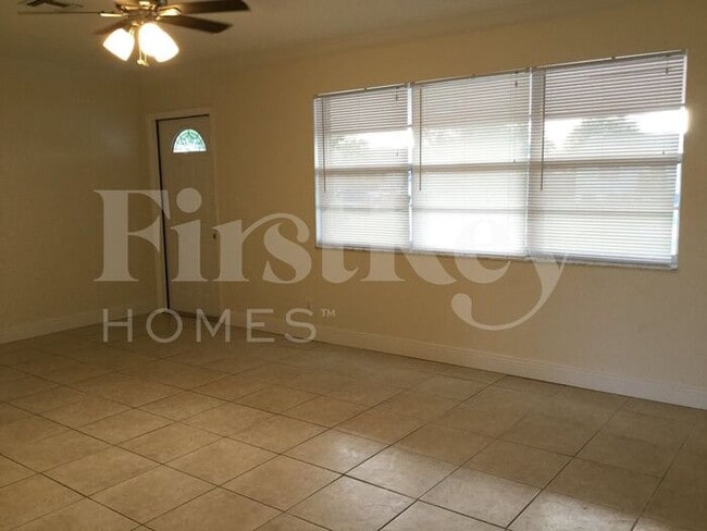6856 Massachusetts Dr in Atlantis, FL - Building Photo - Building Photo