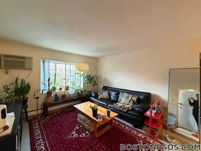8 Brattle Dr in Arlington, MA - Building Photo - Building Photo