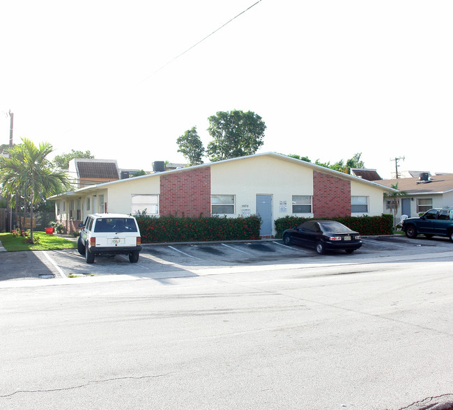 1870 NW 58th Ter in Fort Lauderdale, FL - Building Photo - Building Photo