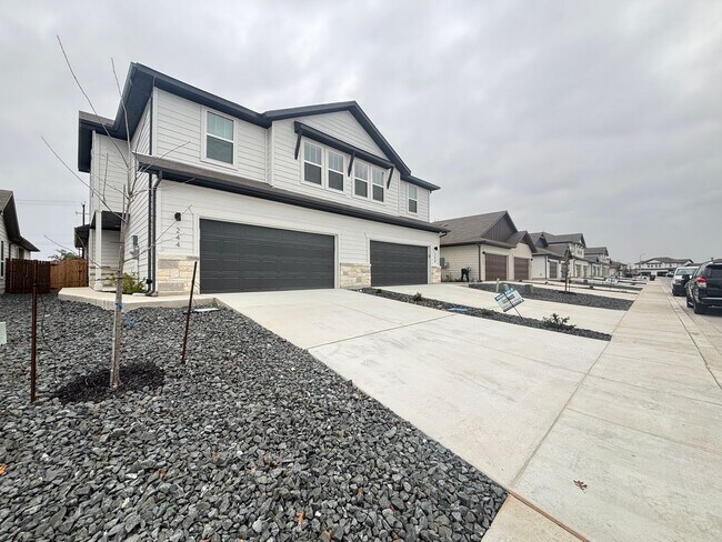 244 Nespral Dr in San Antonio, TX - Building Photo - Building Photo