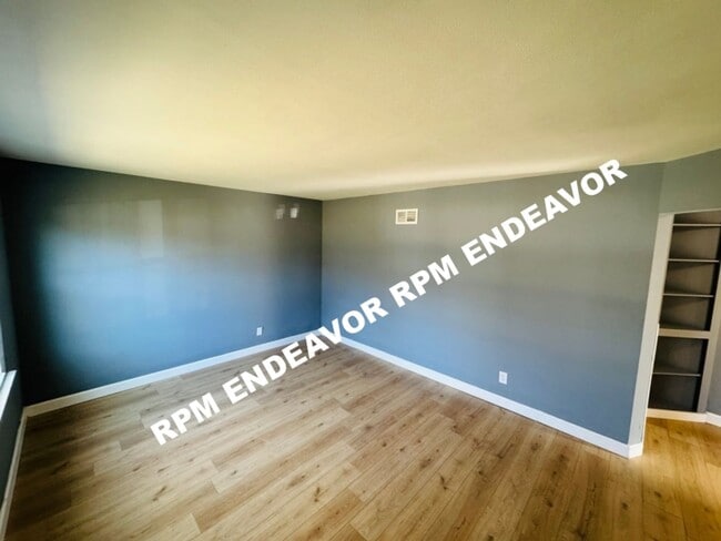 9826 Dennis Dr in St. Louis, MO - Building Photo - Building Photo