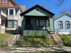 128 E Lloyd St in Milwaukee, WI - Building Photo - Building Photo