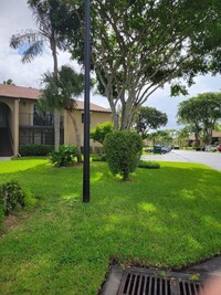 518 Shady Pine Way in Greenacres, FL - Foto de edificio - Building Photo