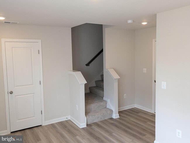 property at 209 Swan Fld Ave