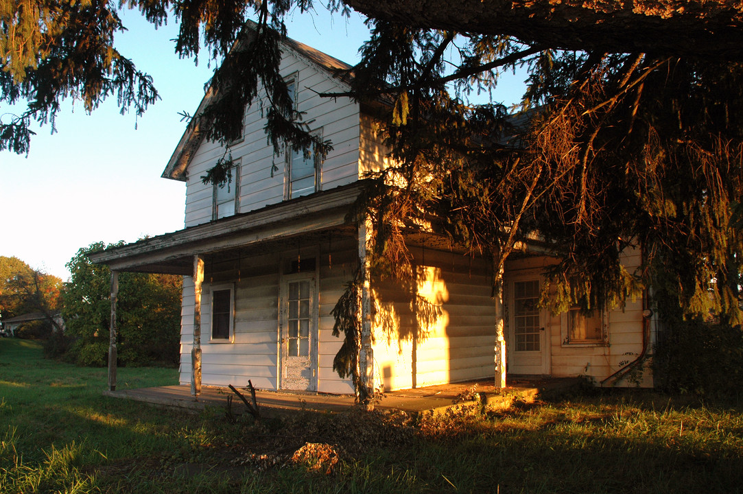 10 Silver Valley Rd in Brodheadsville, PA - Building Photo