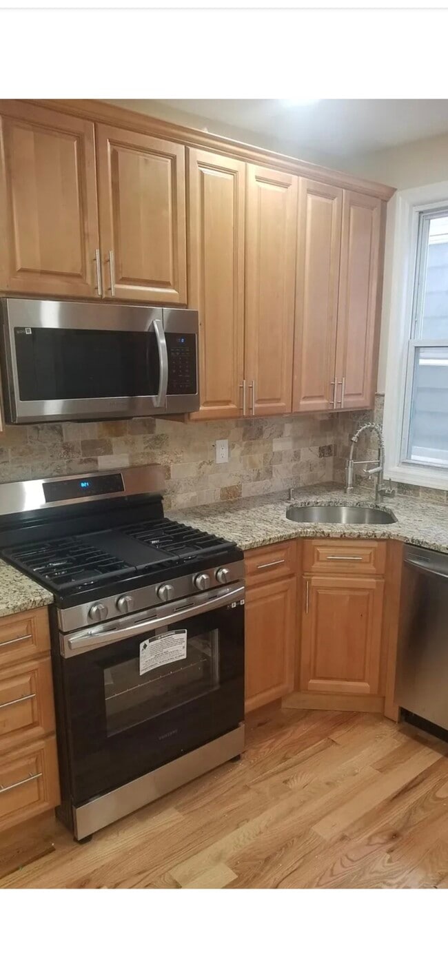 489 Norwood St, Unit 2 in East Orange, NJ - Building Photo - Building Photo