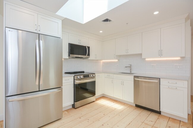 property at 9 State St
