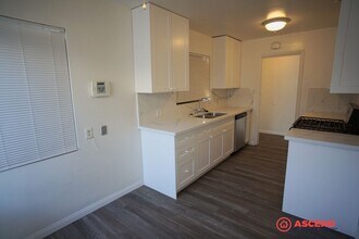 1912 Lacey St in Bakersfield, CA - Building Photo - Building Photo