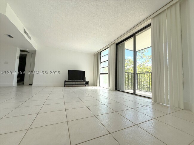 property at 3475 N Country Club Dr