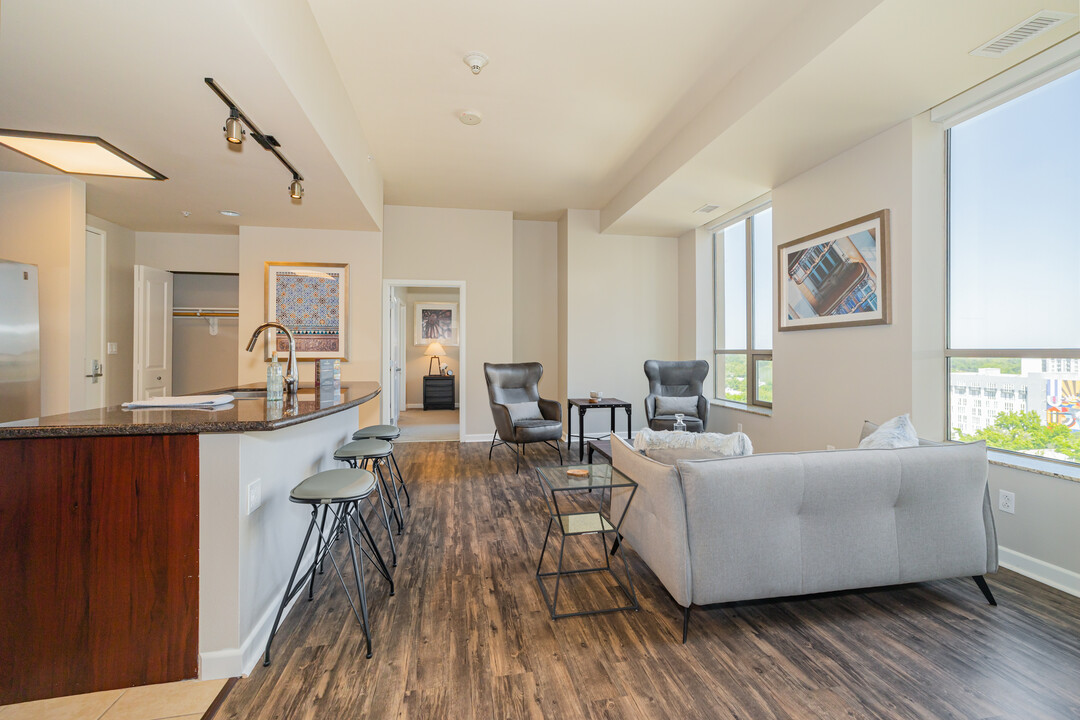 Penthouses at Capitol Park in Sacramento, CA - Foto de edificio