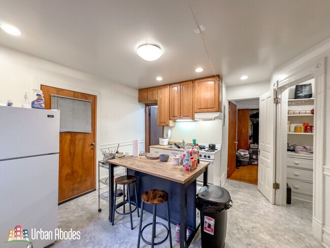 2823 W Shakespeare Ave in Chicago, IL - Building Photo - Building Photo