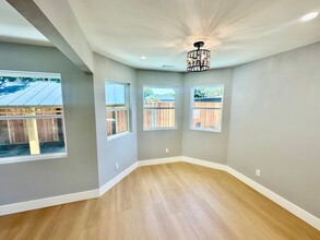 594 S Taaffe St in Sunnyvale, CA - Building Photo - Building Photo