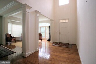 8615 James Creek Dr in West Springfield, VA - Building Photo - Building Photo