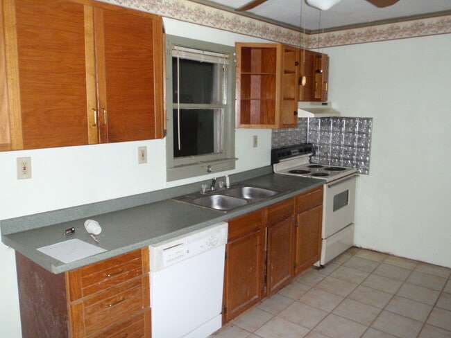 857 Twin Oak Dr in Hillsboro, MO - Building Photo - Building Photo