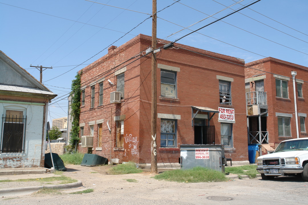 105 Tays St in El Paso, TX - Foto de edificio