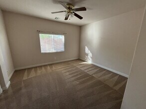 9184 Raccoon Creek Ln in Las Vegas, NV - Building Photo - Building Photo