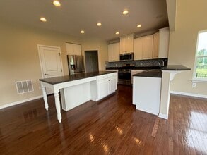 186 Mcnamara Loop in Lewis Center, OH - Building Photo - Building Photo
