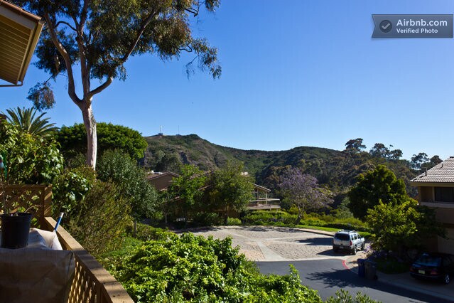 6625 Caminito Sinnecock in La Jolla, CA - Building Photo