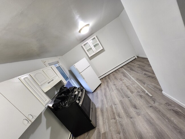 84 Salem St, Unit 2 floor B