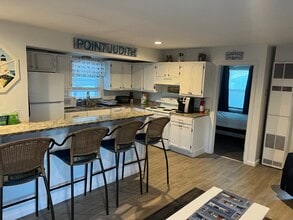 1499 Ocean Rd in Narragansett, RI - Building Photo - Building Photo