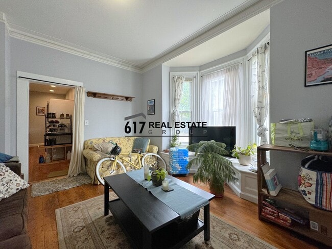 119 Franklin St, Unit 1 in Boston, MA - Foto de edificio - Building Photo