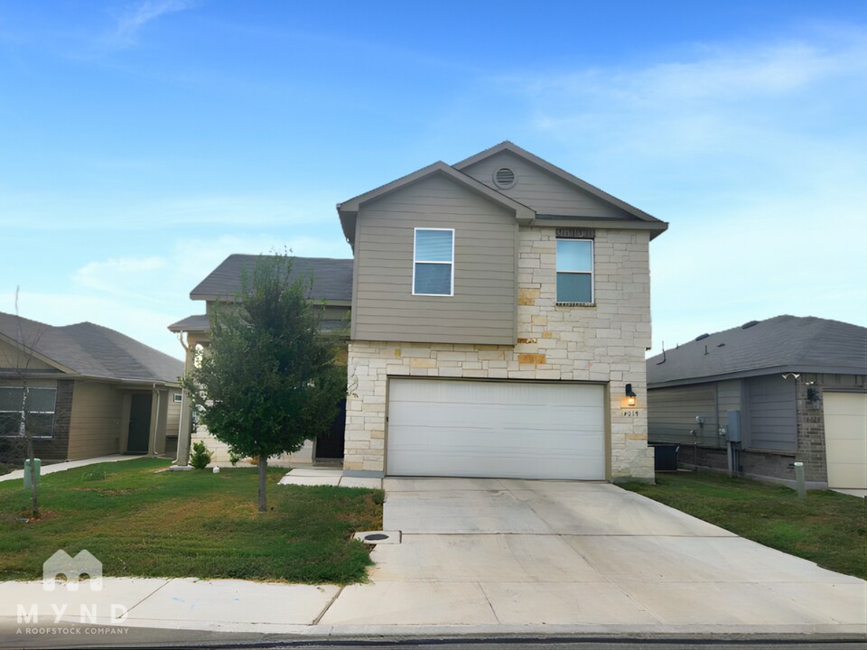 4019 Turning Pine Edge in Converse, TX - Building Photo