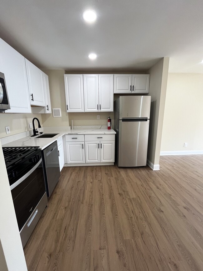 property at 1920 Naylor Rd SE