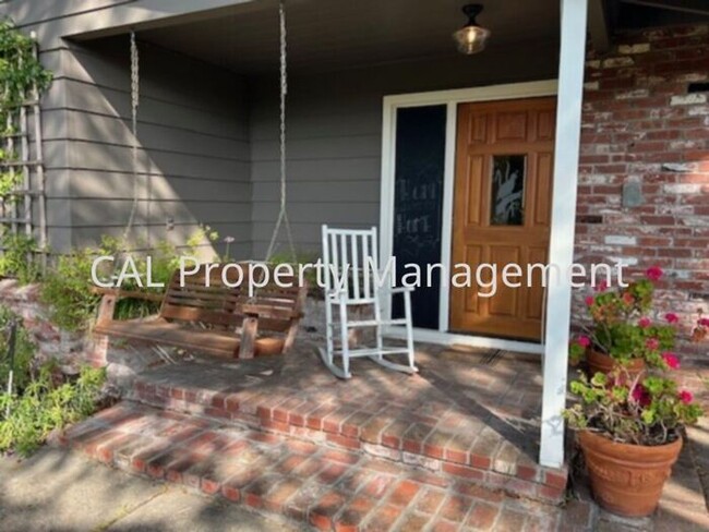 property at 532 Country Club Dr