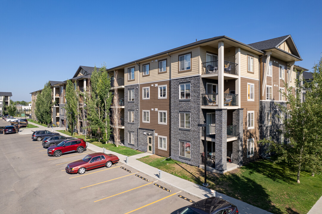 Legacy Place in Calgary, AB - Building Photo