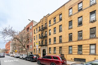 3053 29th St in Astoria, NY - Building Photo - Building Photo